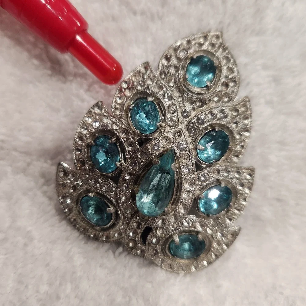 Vtg Silver‎ Tone Teal Blue Rhinestone Peacock Feather Dress Fur Clip pot metal